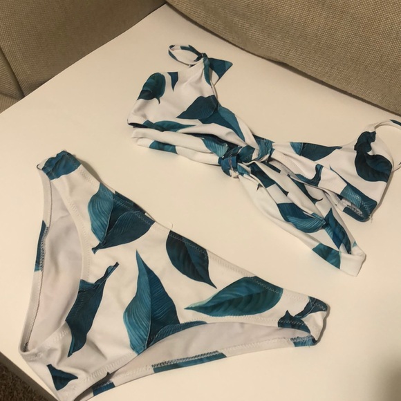 Two Piece/Bikini Swimsuit - Picture 2 of 4